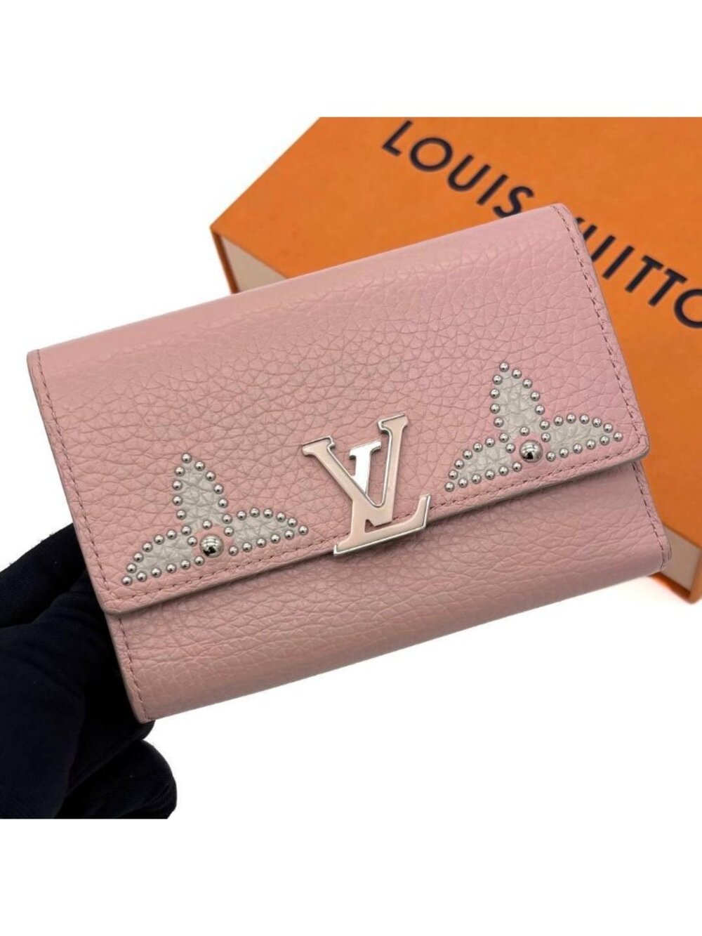 Louis Vuitton Portefeuille Capucines Compact Trifold Wallet Pink